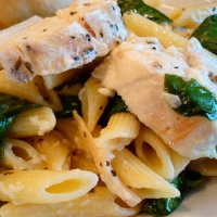 Garlic Chicken Pasta with Spinach
